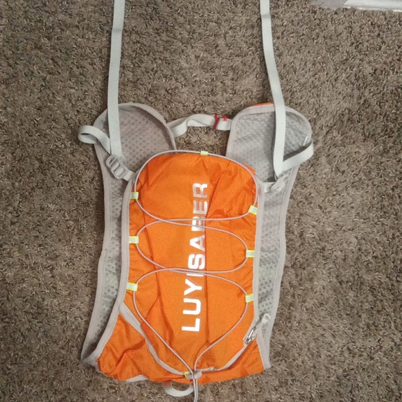 Runner Vest/Backpack - Picture 2 of 4